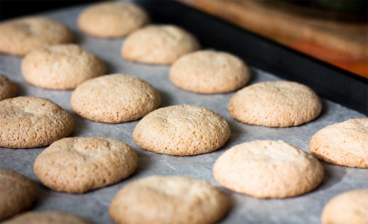 Amaretti cookies