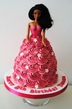Cake Barbie with roses