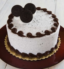 Cake with Oreo cookies