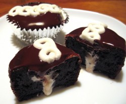 Chocolate hostess cupcakes