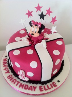 Minnie cake for Elie