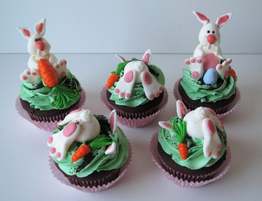 Funny Easter bunny cupcakes