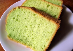 Green chiffon cake