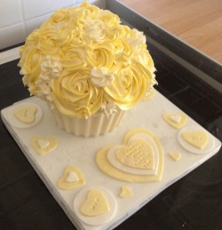 Lemon buttercream cupcake