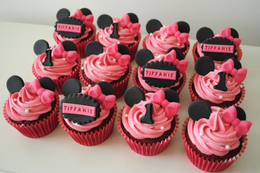 Pink Minnie cupcakes