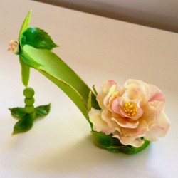 Rose shoe sugarcraft