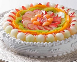 Sweet cake with fruits