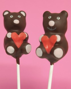 Teddy bear cake pops