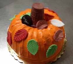 Thanksgiving pumpkin cake