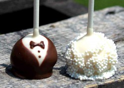 Wedding cake pops