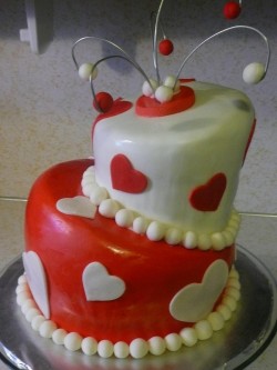 2 tiers Valentine’s day cake