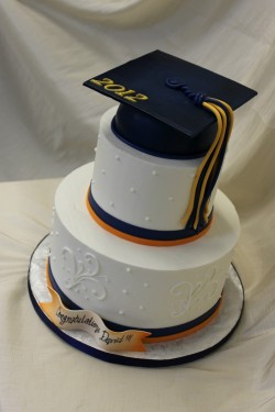 2 tiers graduation cake