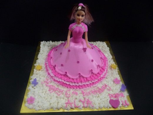 Alya’s Barbie cake