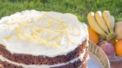 Banana cake with lemon