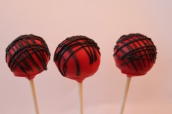 Birthday cake pops with chcolate