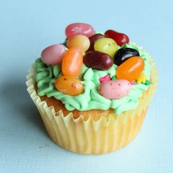Easter cupcakes with candies