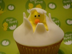 Easter cupcakes with chicken decoration