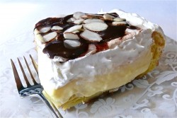 Eclair cake with almond