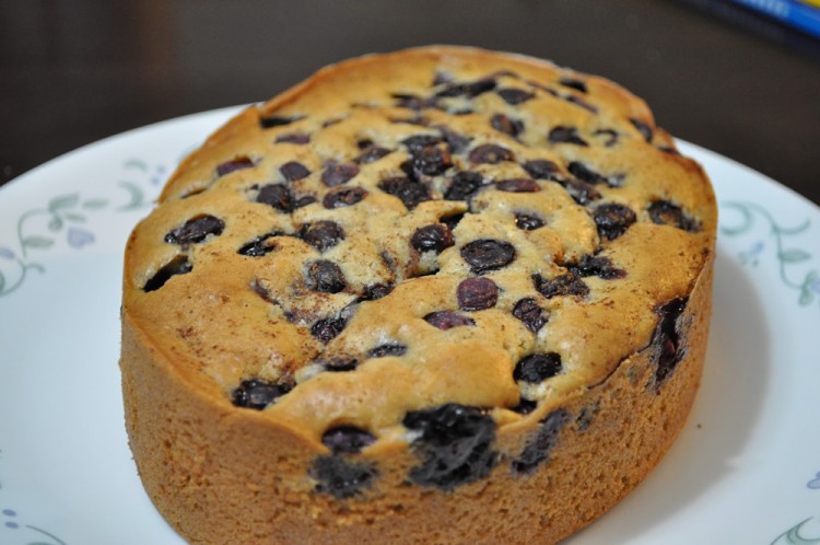 Eggless cake with berries