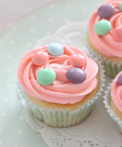 Pink Easter cupcakes