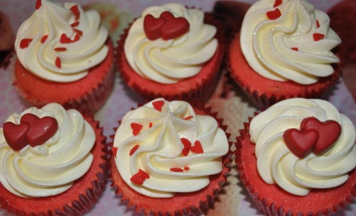 Valentine’s day cupcakes with hearts