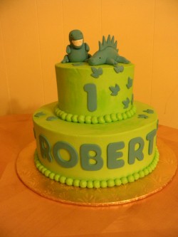 2 tier cake with green dragon