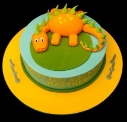 2nd birthday cake with dinosaur