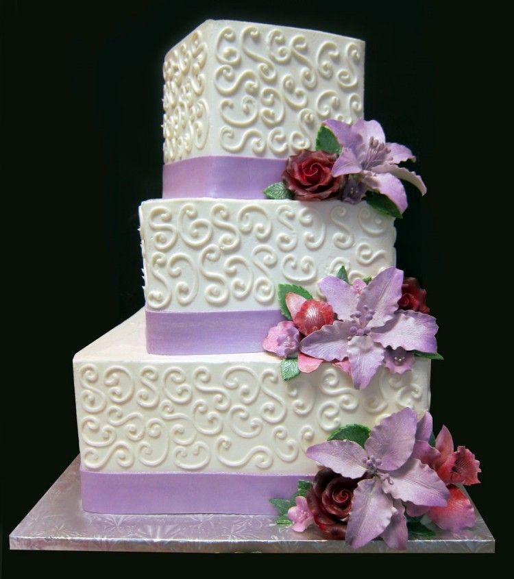 3 tier square wedding cake