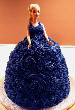 Blue roses barbie cake