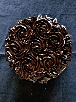 Chocolate roses cake