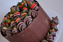 Chocolate strawberry cake