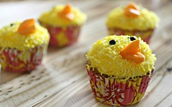 Coconut cupcakes – chickens