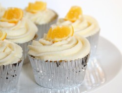 Cupcake with lemon