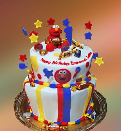 Elmo cake with candies