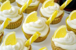 Lemon cupcakes with candies