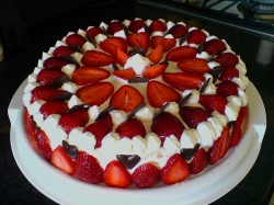Strawberry cake with chocolate hearts