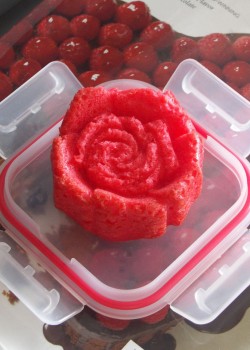 Strawberry cake – rose