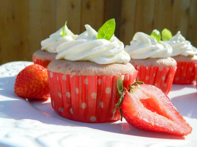 Strawberry cupcakes