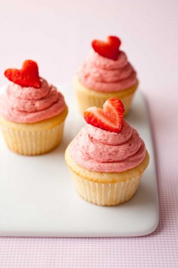 Strawberry heart cupcakes