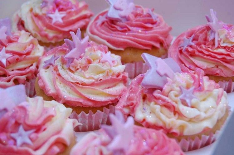 Swirl birthday cupcakes