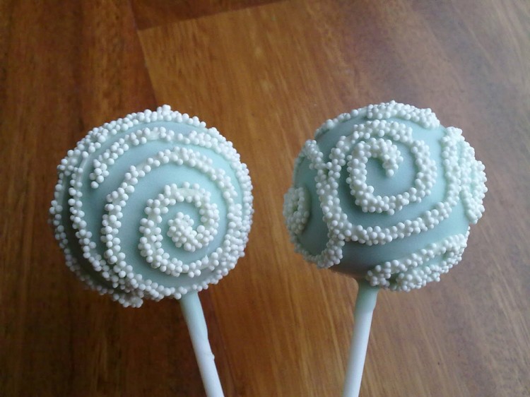 Swirl christening cake pops