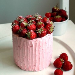 Tasty strawberry cake
