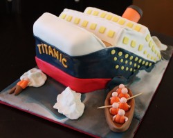 Titanic fondant cake