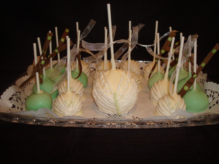 Wedding cake pops – bride