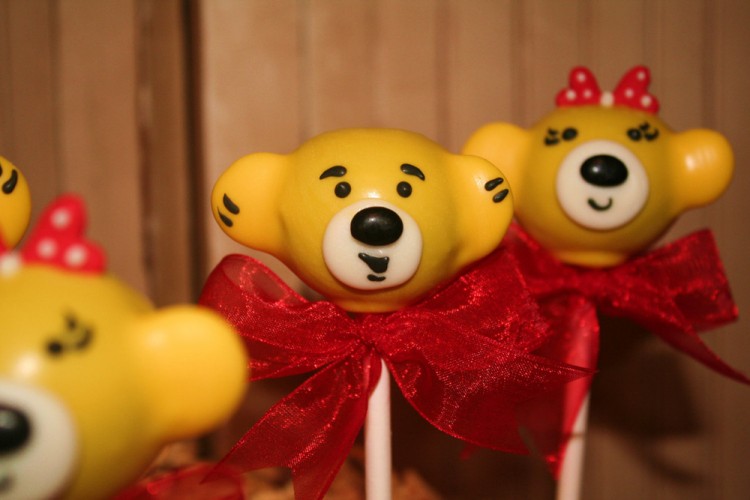 Yellow bear cake pops