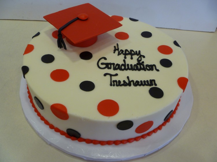 Cake with red graduation cap