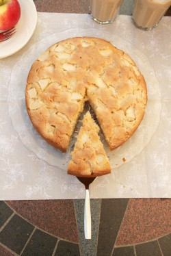 Apple cake cut