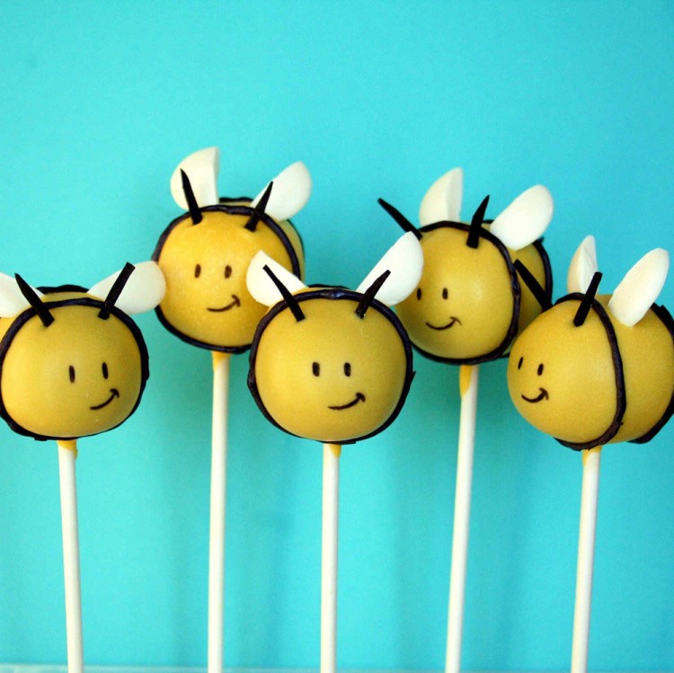 Baby bee cake pops