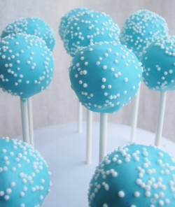 Baby blue cake pops