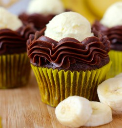 Banana cupcake with chocolate frosting